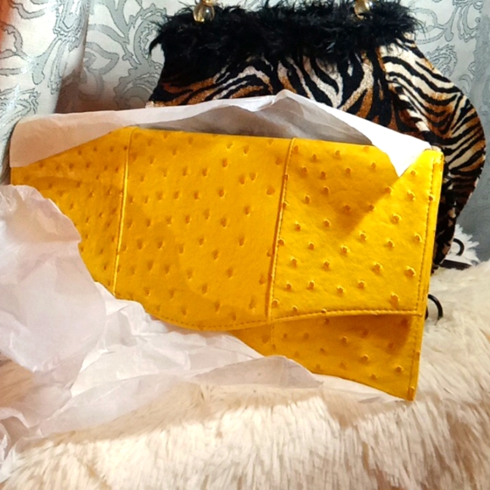 NWT Lee Sands clutch
